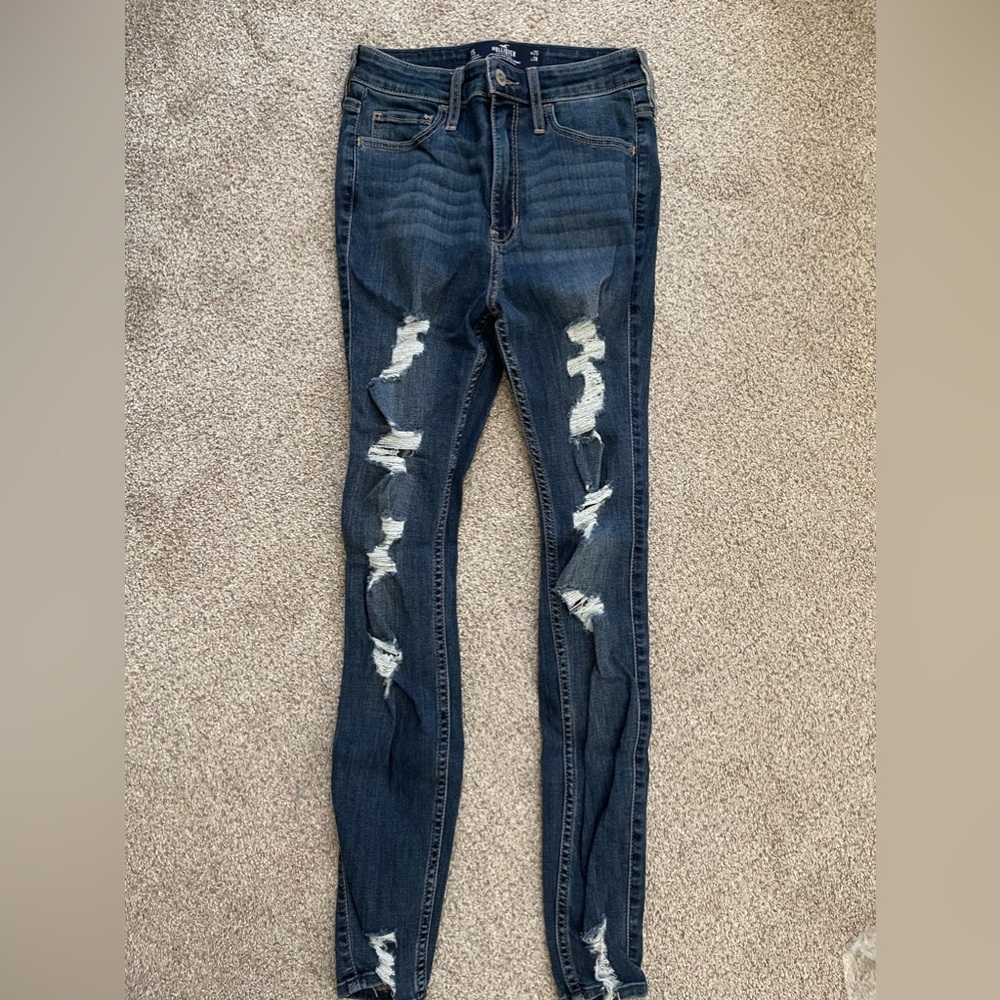 Hollister Destroyed Skinny Jeans - Size 1S